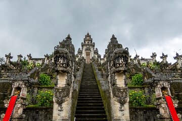 Bali Sacred East Temples Water Palace and Safari 