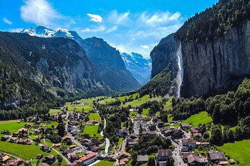 Swiss Alps Day Tour: Lucerne to Lauterbrunnen & Grindelwald