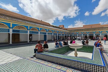 Marrakesh Sightseeing: Bahia Palace, Saadian Tombs & Koutoubia