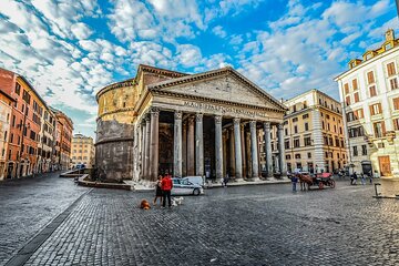 Rome Private Airport Transfer with 1-Hour City Highlights Ride