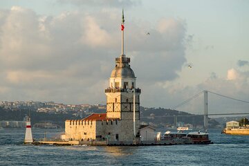 Istanbul Bosphorus and Golden Horn Cruise with Audio Guide