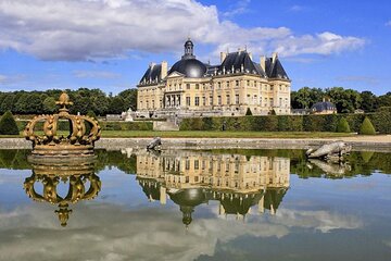 A royal day in Fontainebleau and Vaux le Viscount in Van VIP