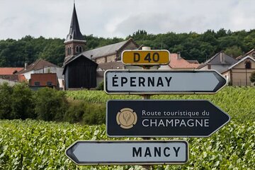 1 Day - Private getaway in Champagne Van VIP from Paris 