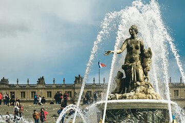 Louvre & Versailles Highlights: Small Group Half-Day Experience