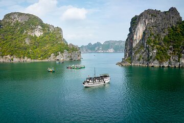 From Hanoi: 2-Day Boutique Cruise Through Bai Tu Long’s Beauty