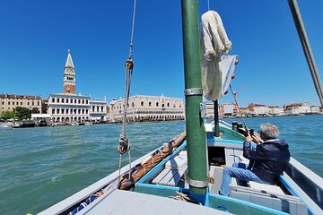 Classic Venetian Boat Tour to Explore the Lagoon and Islands