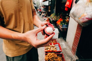 Early Riser Walk: Grandma Noodles, Cafe, Exotic Fruits & History
