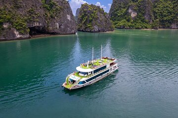 Hanoi: Luxury Ha Long Bay Day Cruise with Kayaking & Buffet Lunch