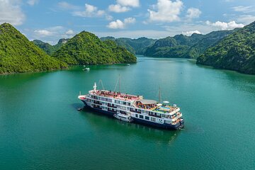 Luxury 2-Day Lan Ha – Ha Long Bay Cruise with Balcony & Bathtub