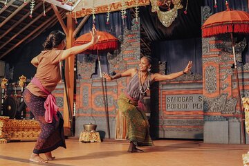 Ubud Balinese Dance Class with Pro Instructor 